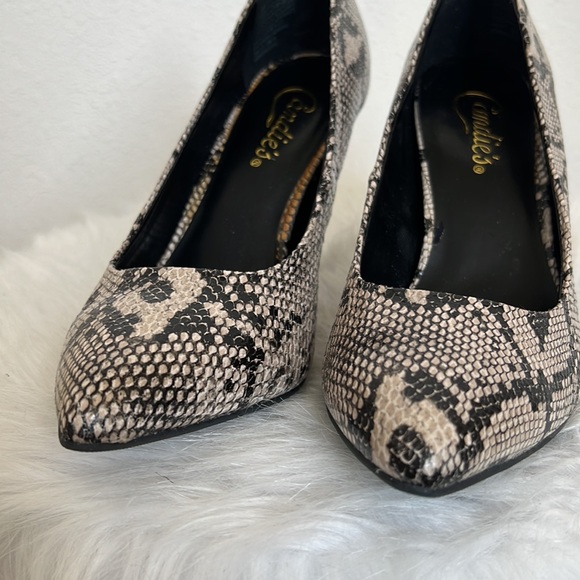 Gorgeous sexy classic snakeskin pattern heels by Candie’s - Picture 2 of 7